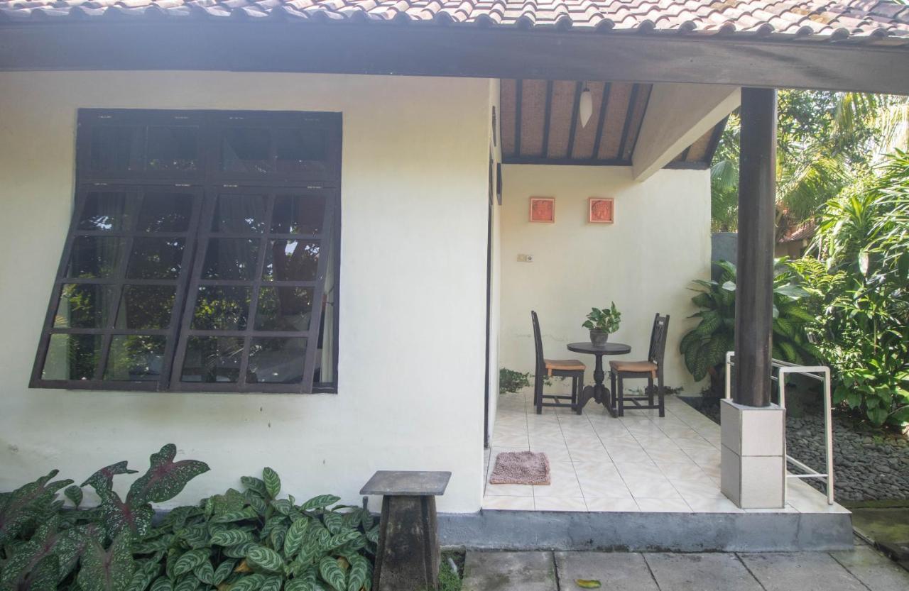 Giri Sari Guest House Pemuteran Extérieur photo