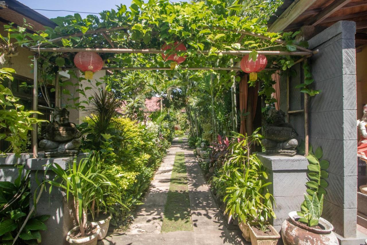 Giri Sari Guest House Pemuteran Extérieur photo