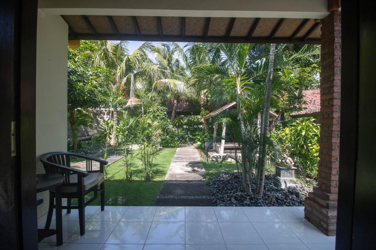 Giri Sari Guest House Pemuteran Extérieur photo