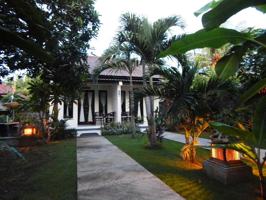 Giri Sari Guest House Pemuteran Extérieur photo