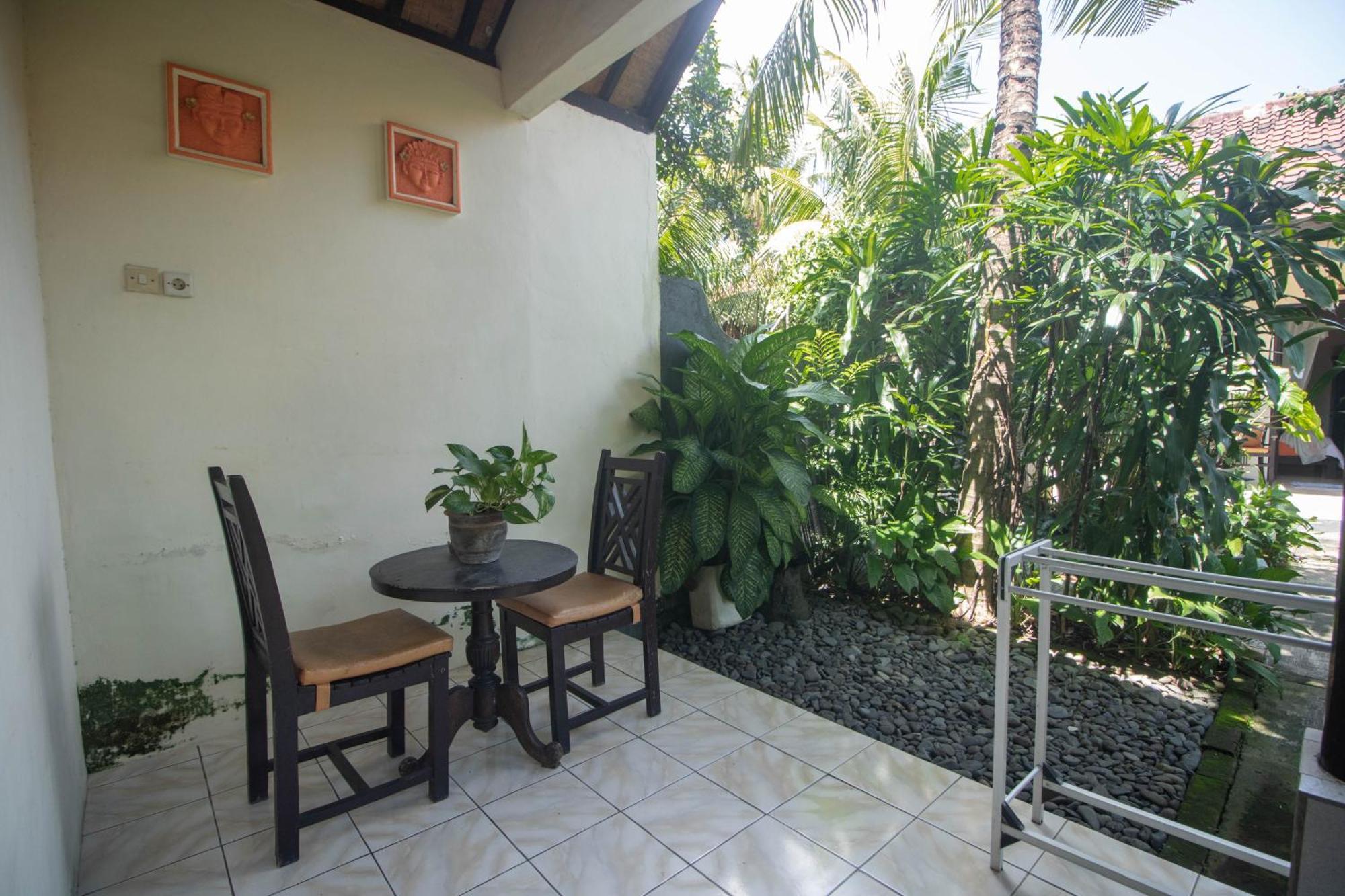 Giri Sari Guest House Pemuteran Extérieur photo