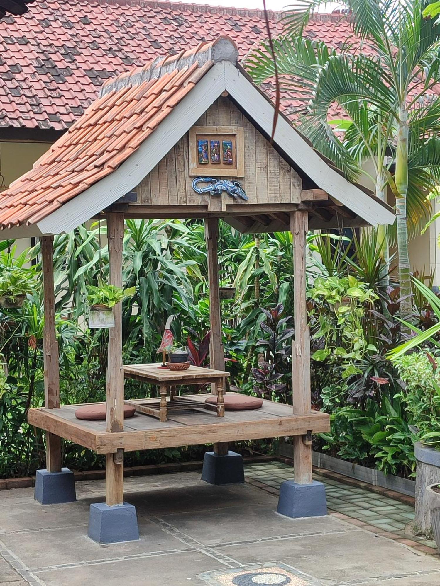 Giri Sari Guest House Pemuteran Extérieur photo