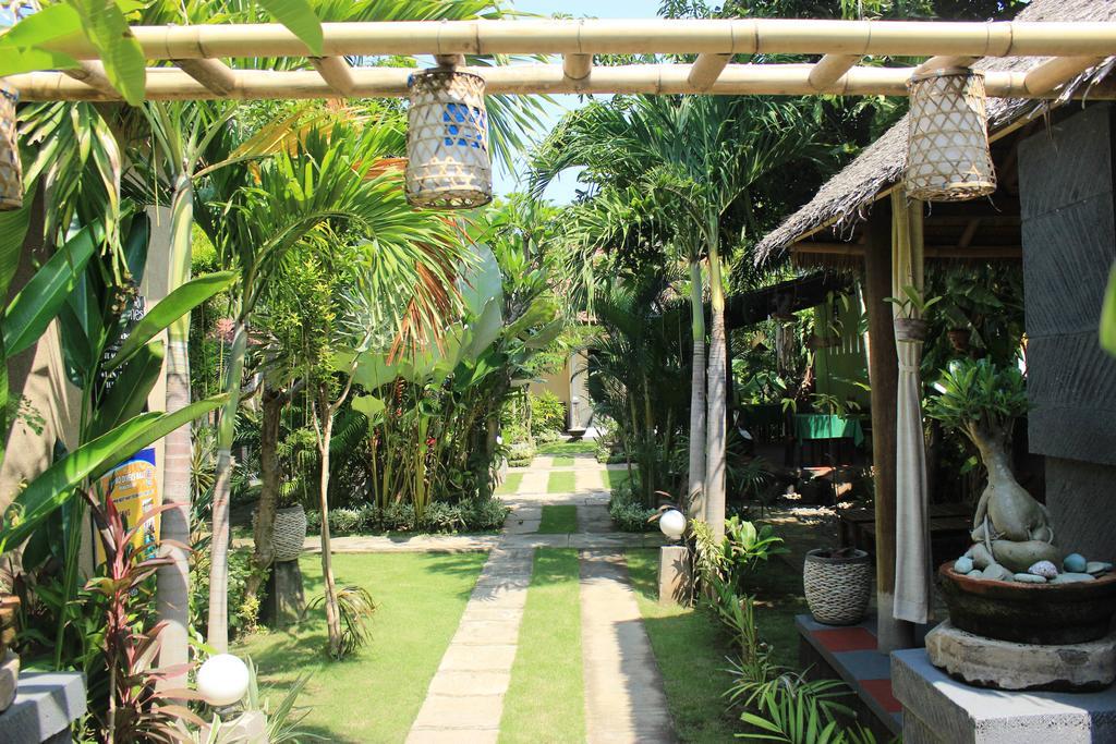 Giri Sari Guest House Pemuteran Extérieur photo